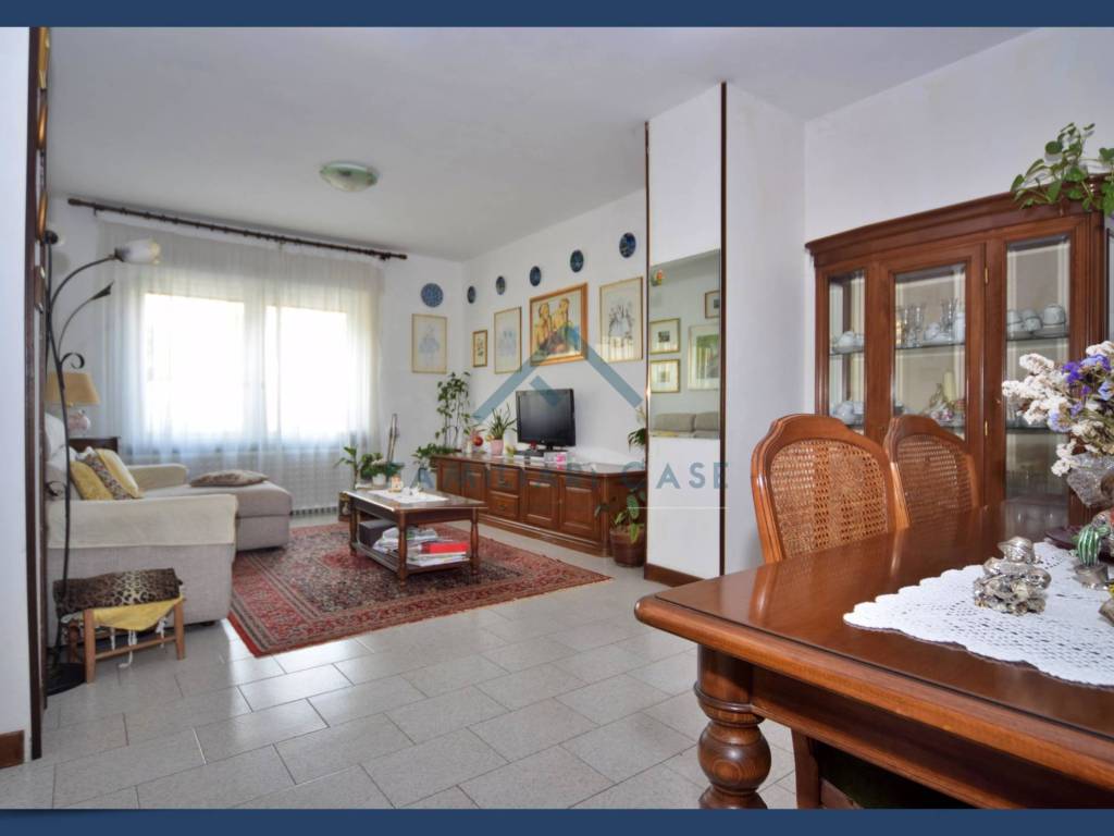 appartamento in vendita ad Azzate