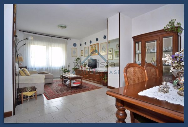 appartamento in vendita ad Azzate
