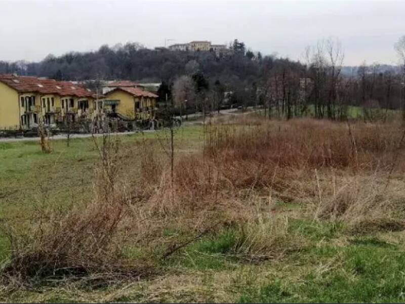 terreno edificabile in vendita ad Azzate