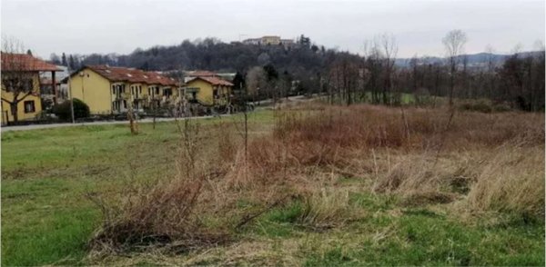 terreno edificabile in vendita ad Azzate