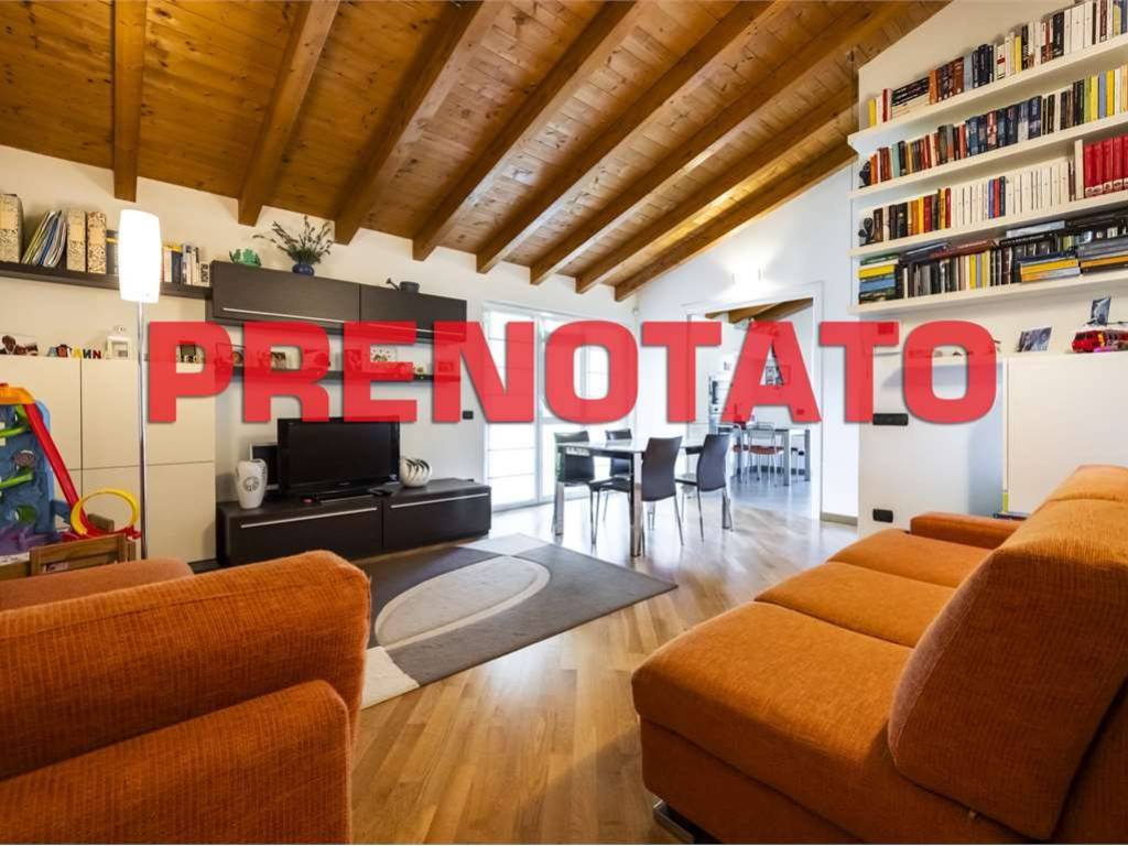 appartamento in vendita ad Azzate
