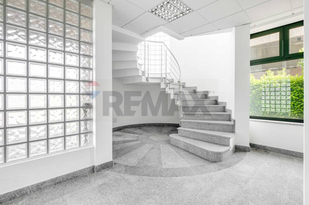 ufficio in vendita ad Azzate