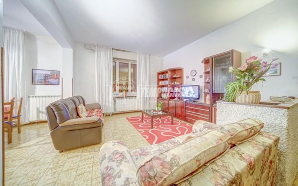 appartamento in vendita ad Azzate