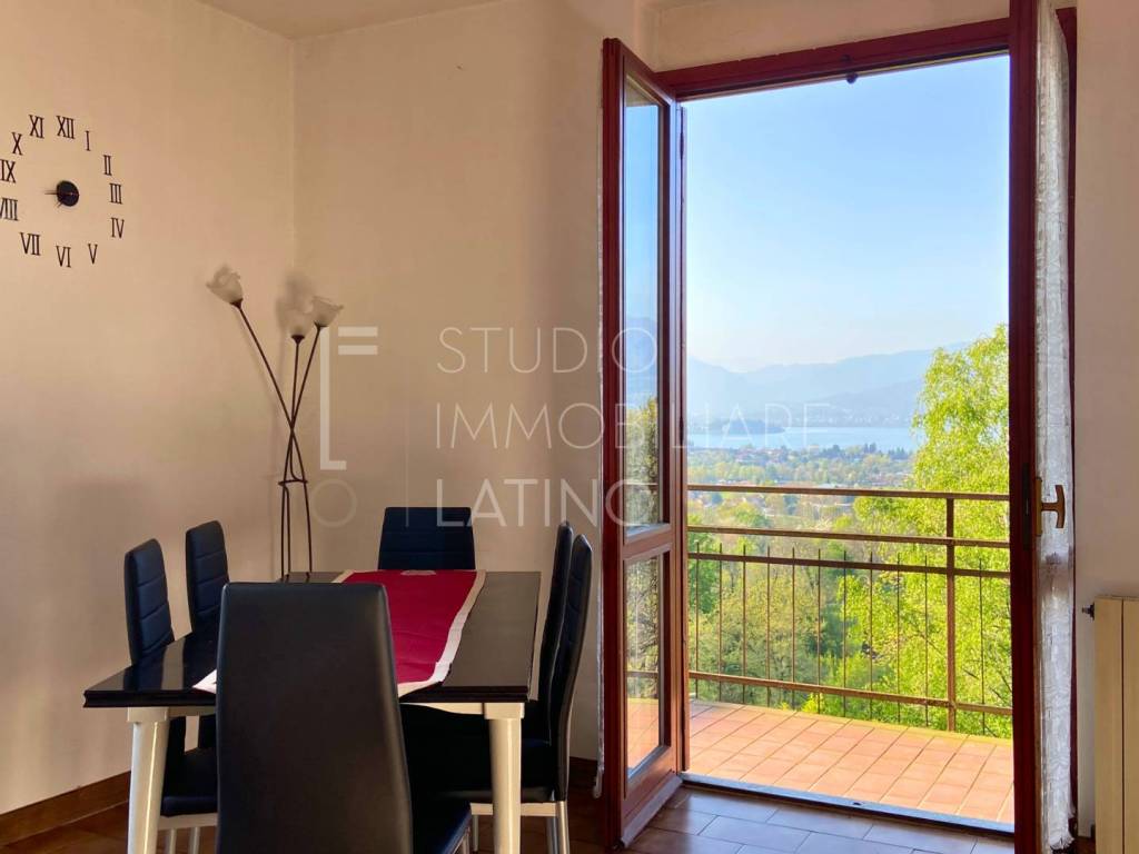 casa indipendente in vendita ad Azzate