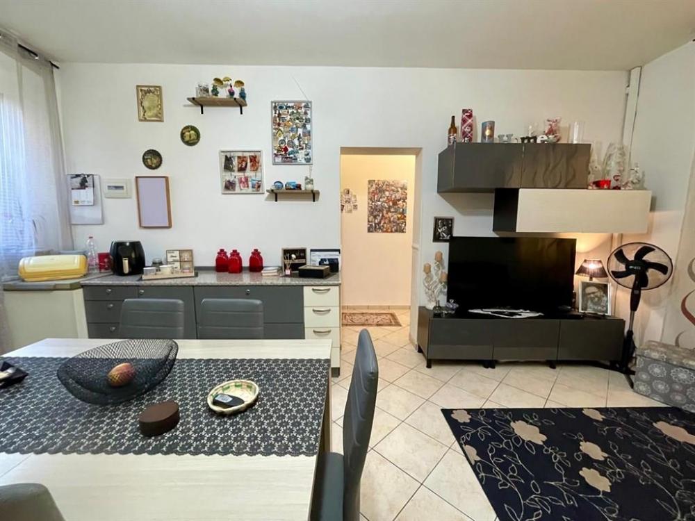 appartamento in vendita ad Azzate
