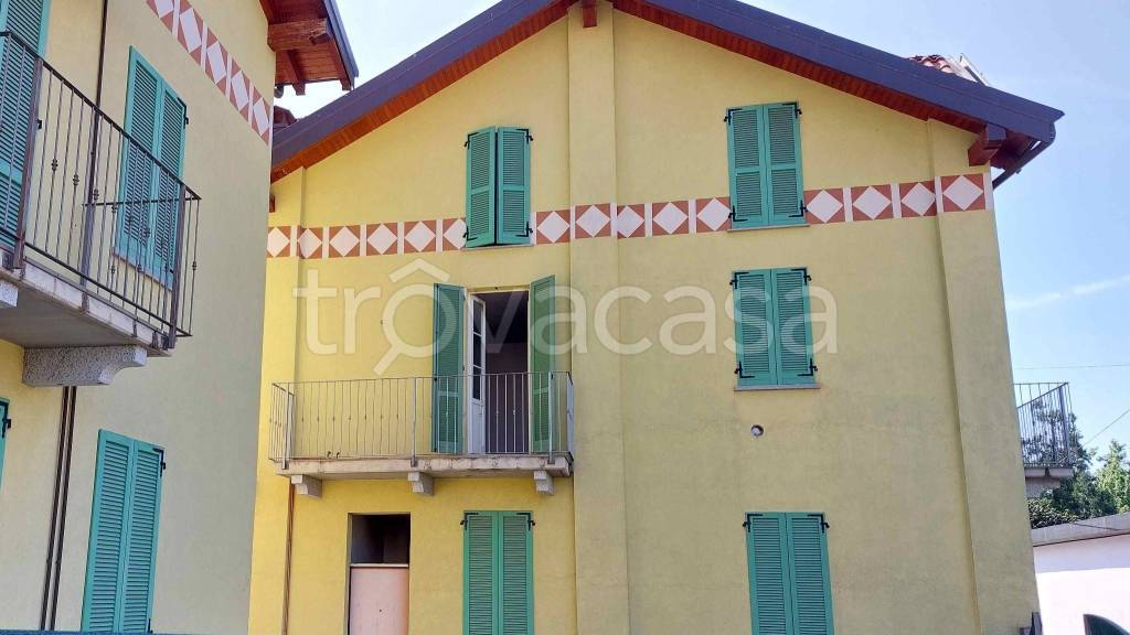 appartamento in vendita ad Azzate