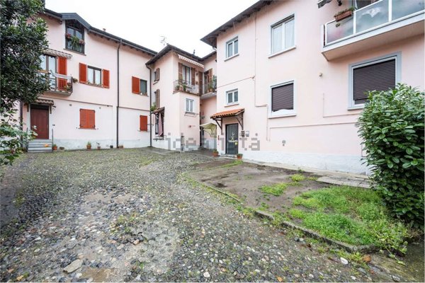 appartamento in vendita ad Azzate