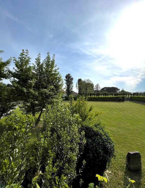 casa indipendente in vendita ad Azzate