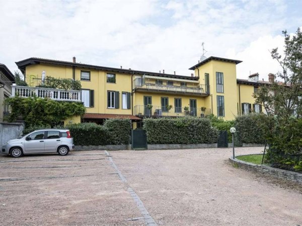 appartamento in vendita ad Azzate