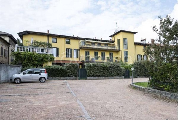 appartamento in vendita ad Azzate