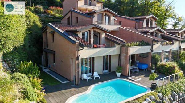 casa indipendente in vendita ad Azzate