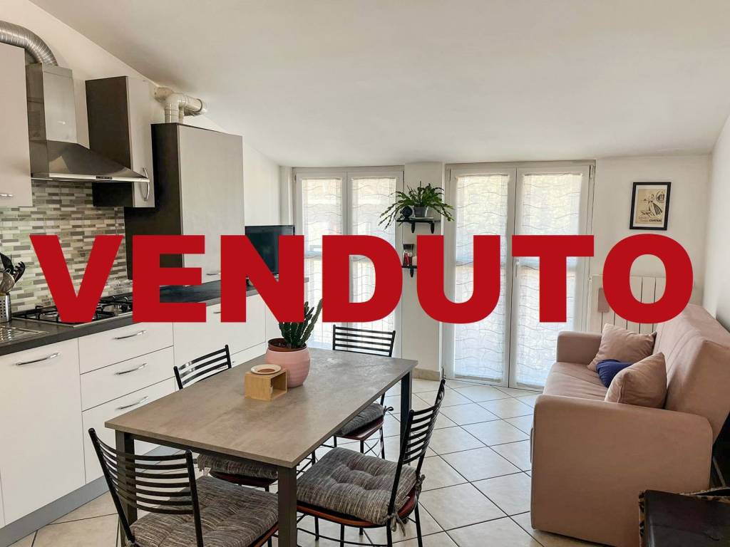 appartamento in vendita ad Azzate