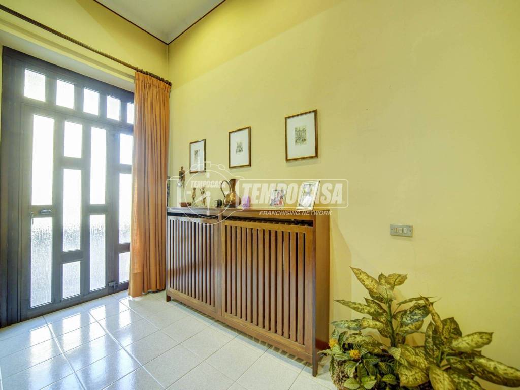 appartamento in vendita ad Azzate