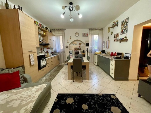 appartamento in vendita ad Azzate