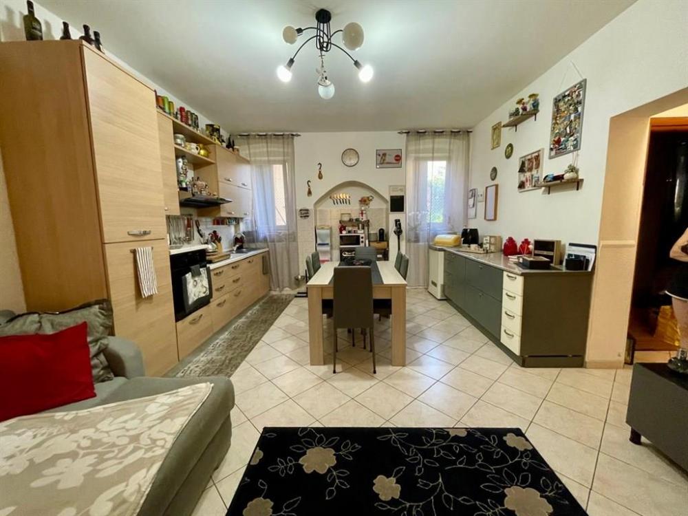 appartamento in vendita ad Azzate