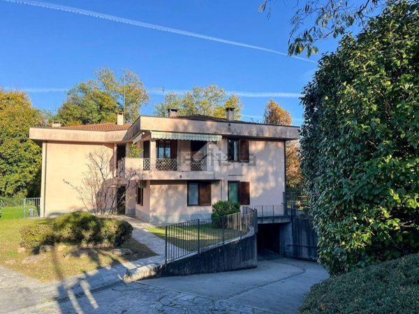 appartamento in vendita ad Azzate