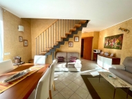 appartamento in vendita ad Azzate