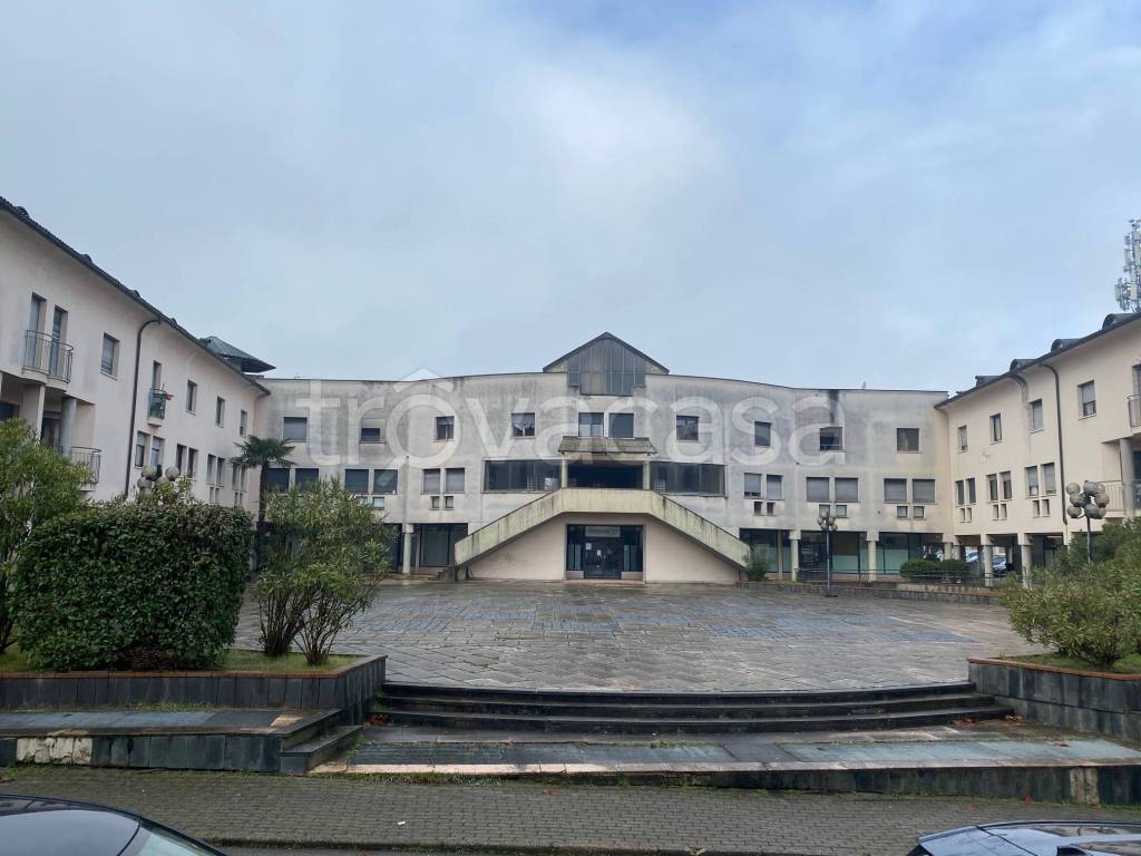 appartamento in vendita ad Azzate