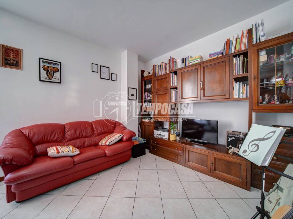 appartamento in vendita ad Azzate