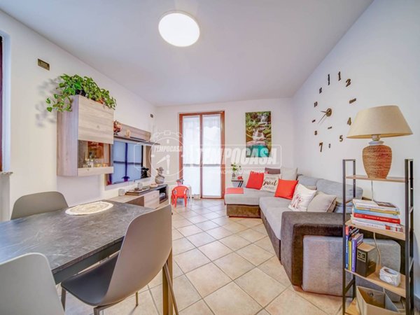 appartamento in vendita ad Azzate