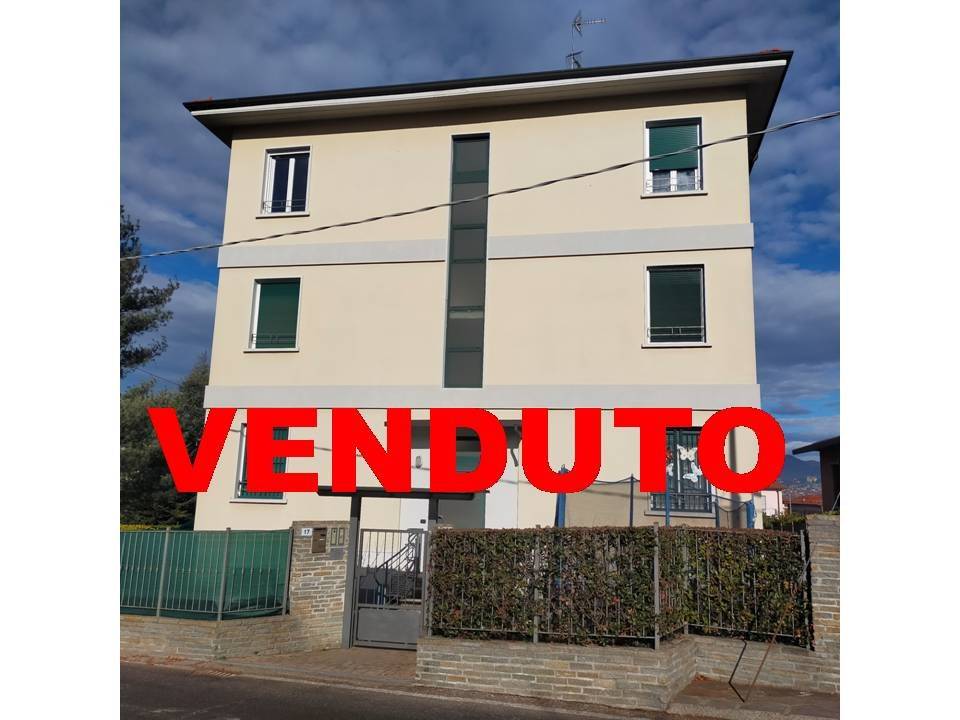 appartamento in vendita ad Azzate