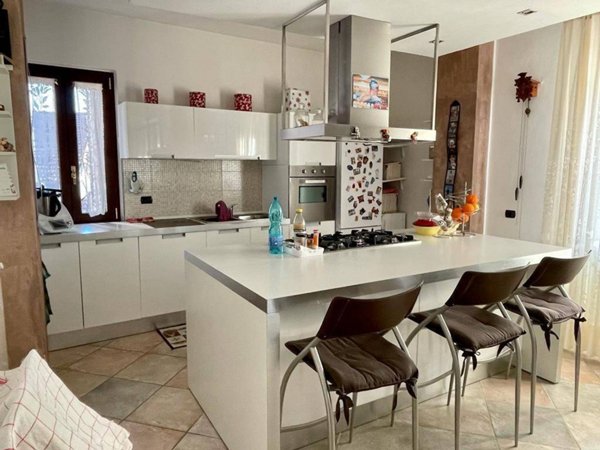 appartamento in vendita ad Azzate