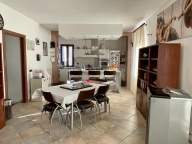 appartamento in vendita ad Azzate