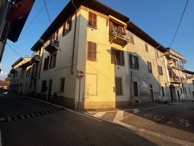 appartamento in vendita ad Azzate