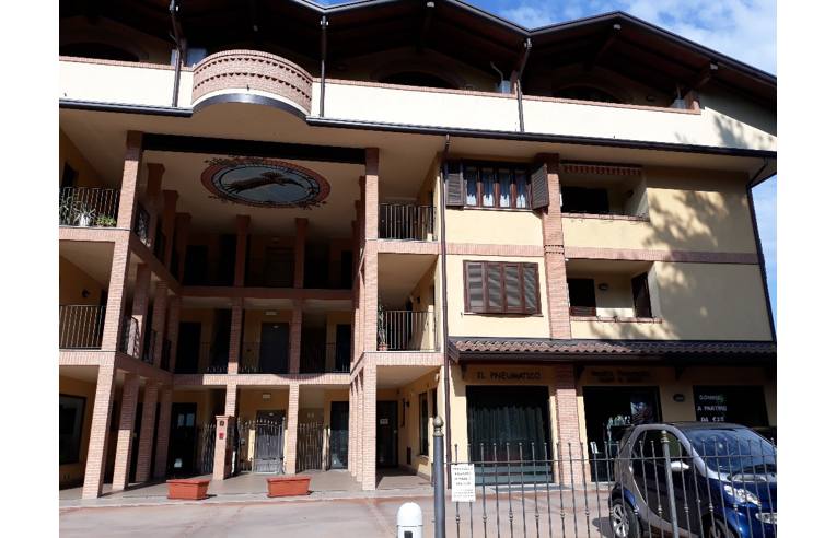 appartamento in vendita ad Azzate