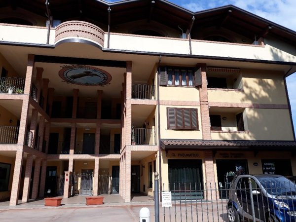 appartamento in vendita ad Azzate