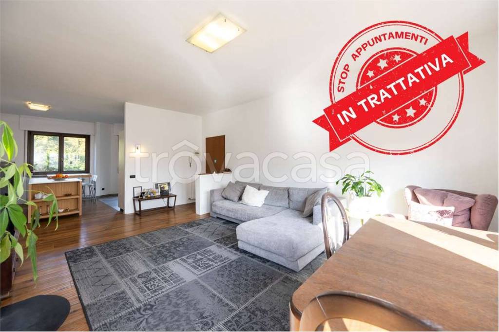 appartamento in vendita ad Azzate