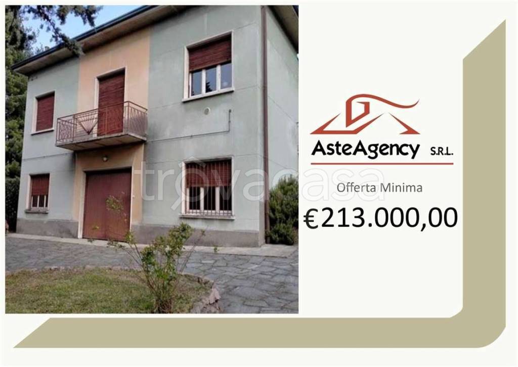 casa indipendente in vendita ad Azzate