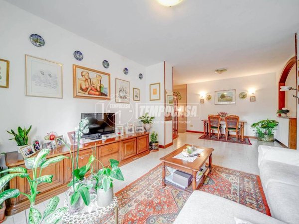 appartamento in vendita ad Azzate