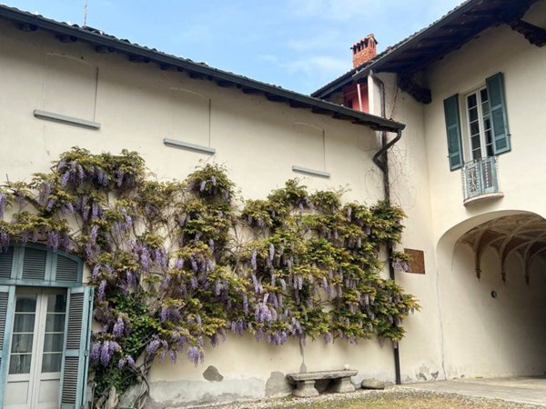 casa indipendente in vendita ad Azzate