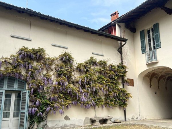 villa in vendita ad Azzate