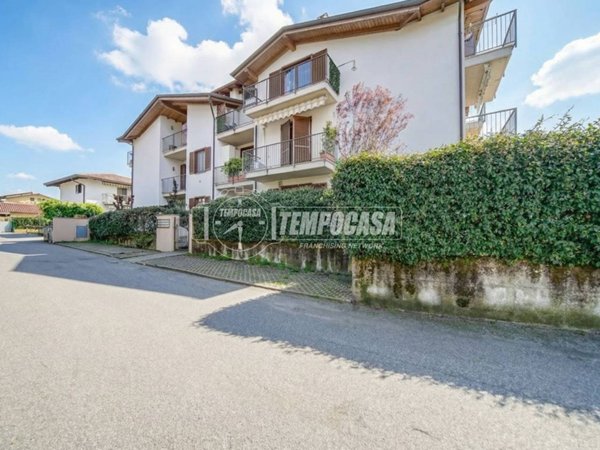 appartamento in vendita ad Azzate