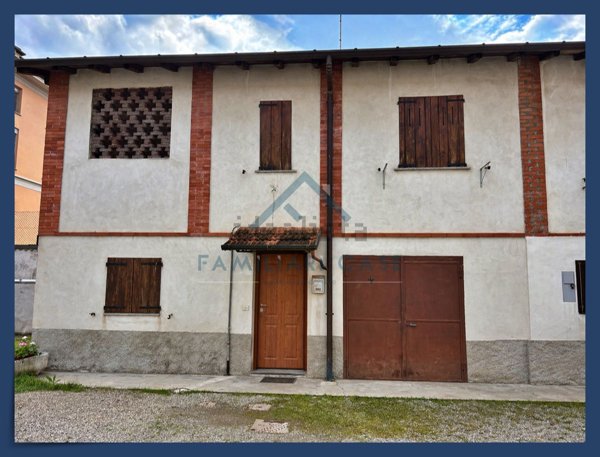 appartamento in vendita ad Azzate