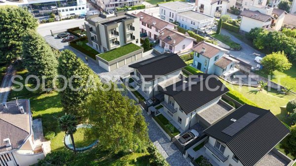 appartamento in vendita ad Azzate in zona Castello