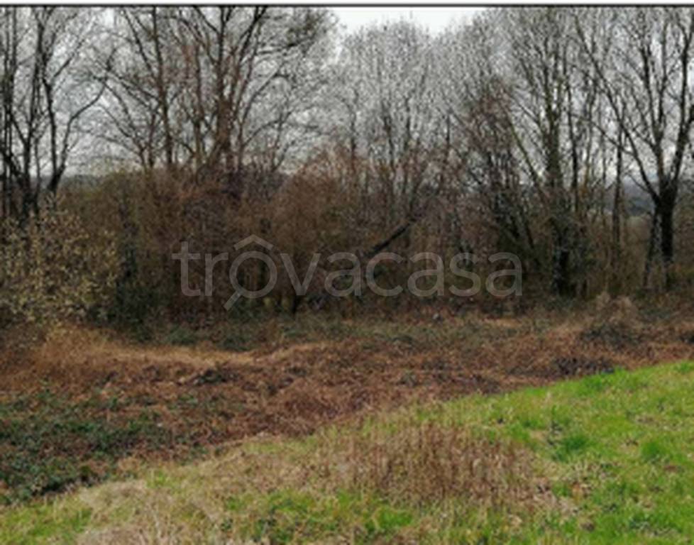 terreno edificabile in vendita ad Azzate in zona Castello