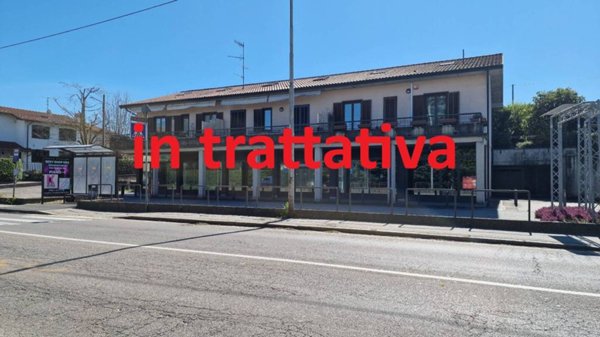 negozio in vendita ad Azzate