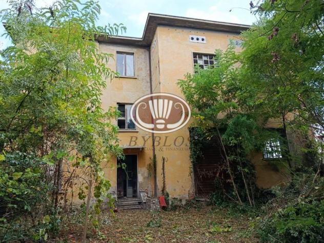 casa indipendente in vendita ad Azzate