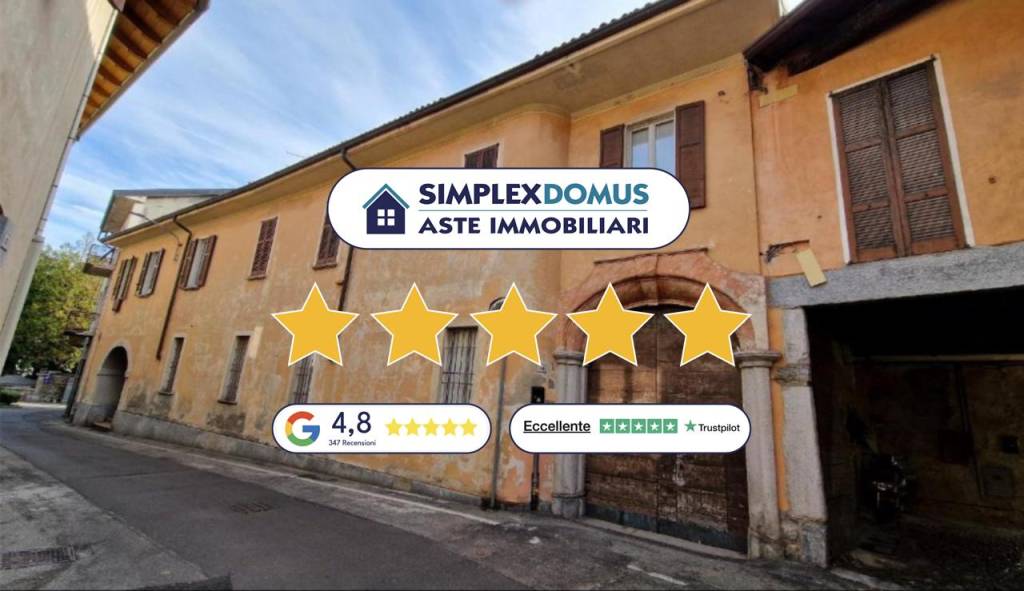 appartamento in vendita ad Azzate in zona Castello