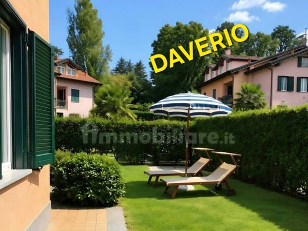 appartamento in vendita ad Azzate in zona Castello