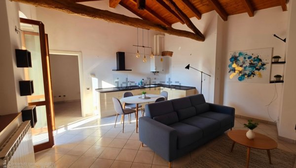 appartamento in vendita ad Azzate in zona Castello