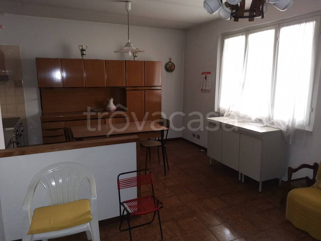 casa indipendente in vendita ad Azzio