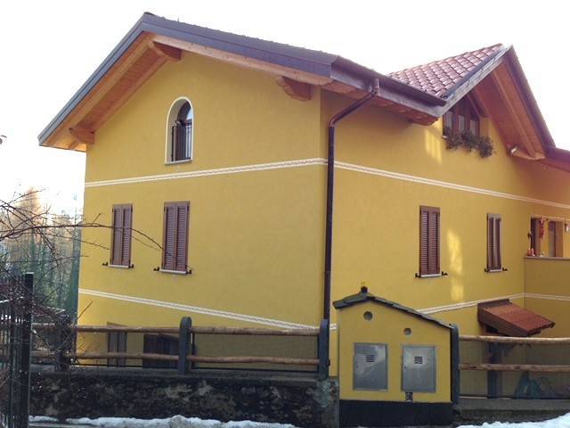 casa indipendente in vendita ad Azzio