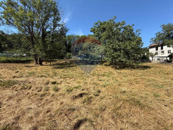 villa in vendita ad Azzio