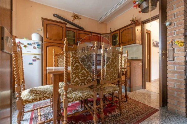 casa indipendente in vendita ad Azzio
