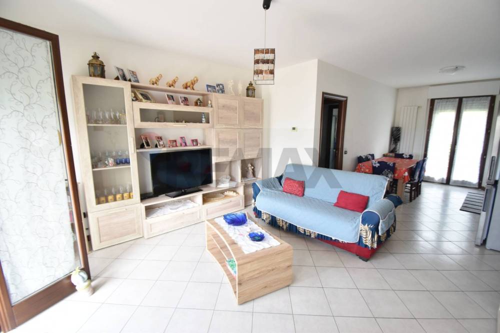 appartamento in vendita ad Azzio