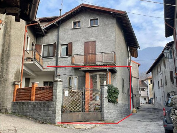 appartamento in vendita ad Azzio